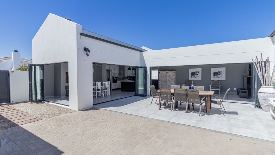 To Let 3 Bedroom Property for Rent in Atlantic Sands Private Estate Western Cape